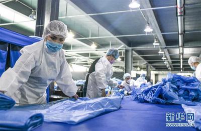 烏魯木齊:加緊生產(chǎn)防護(hù)用品