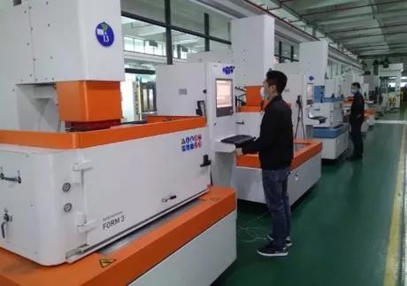 邦寶跨界生產(chǎn)護(hù)目鏡：抗擊疫情企業(yè)在行動(dòng)